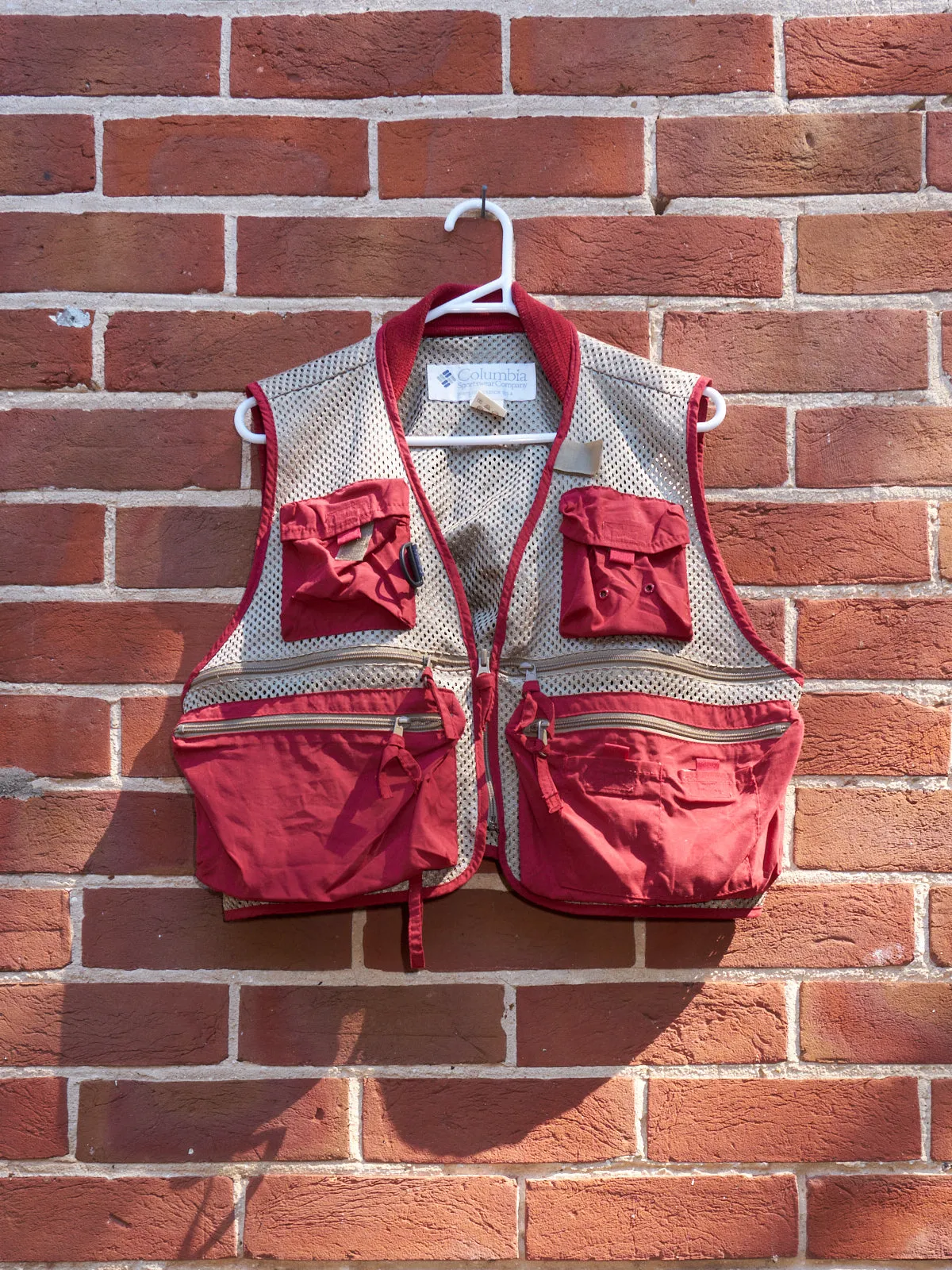 Columbia 1990s red / beige mesh multipocket PFG vest - mens M L